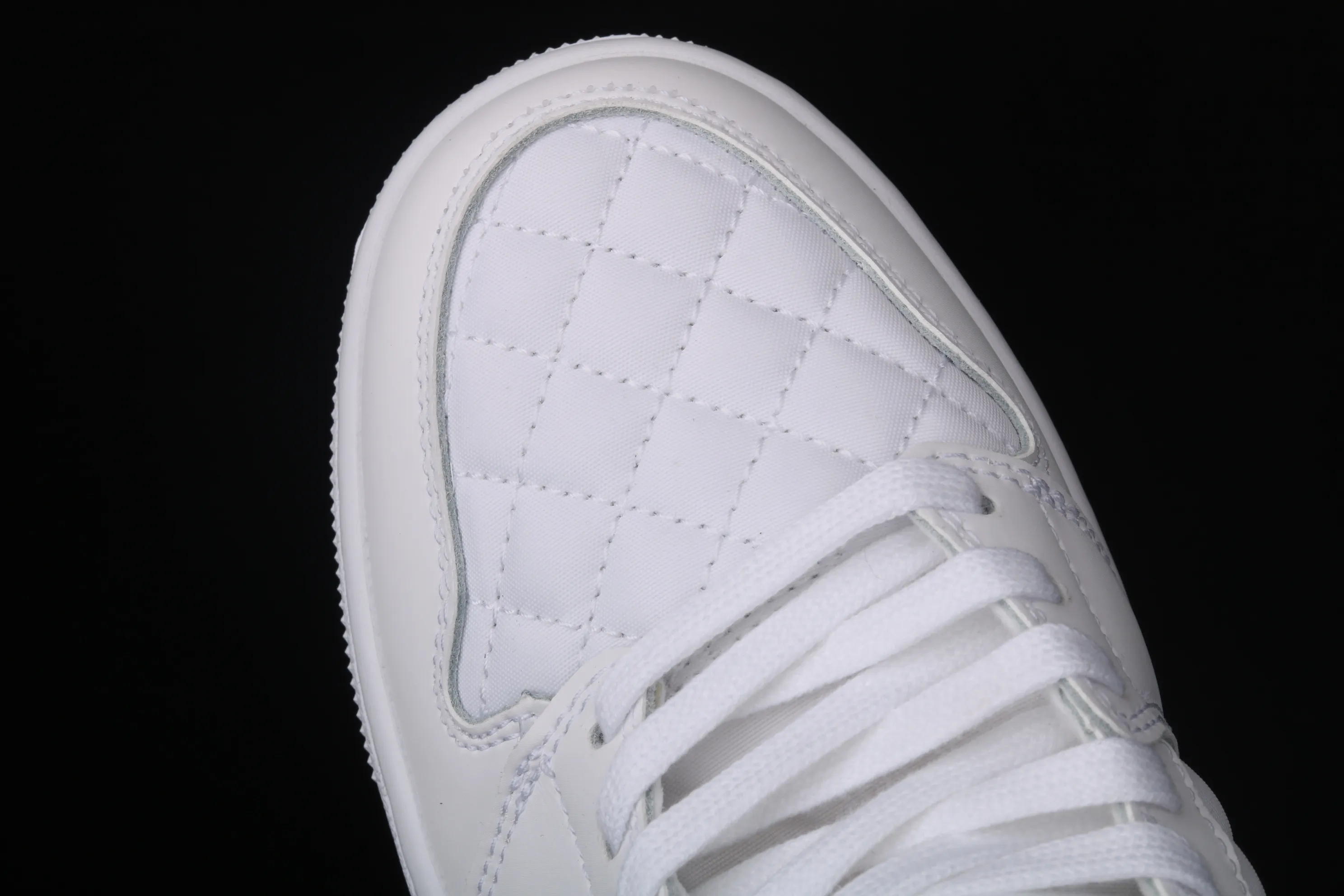 All Categories Air Jordan Jordan Series Basketball Shoes Air Jordan 1 Mid Air Jordan 1 Mid "Quilted White" AJ1 Joe 1 White Diamond "Little Chanel" Mid-top Versatile Casual Sports Shoes DB6078-100
